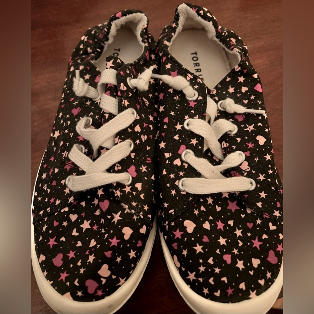 Torrid Fashion Sneakers Slip On - Stars and Hearts - Size 9WW